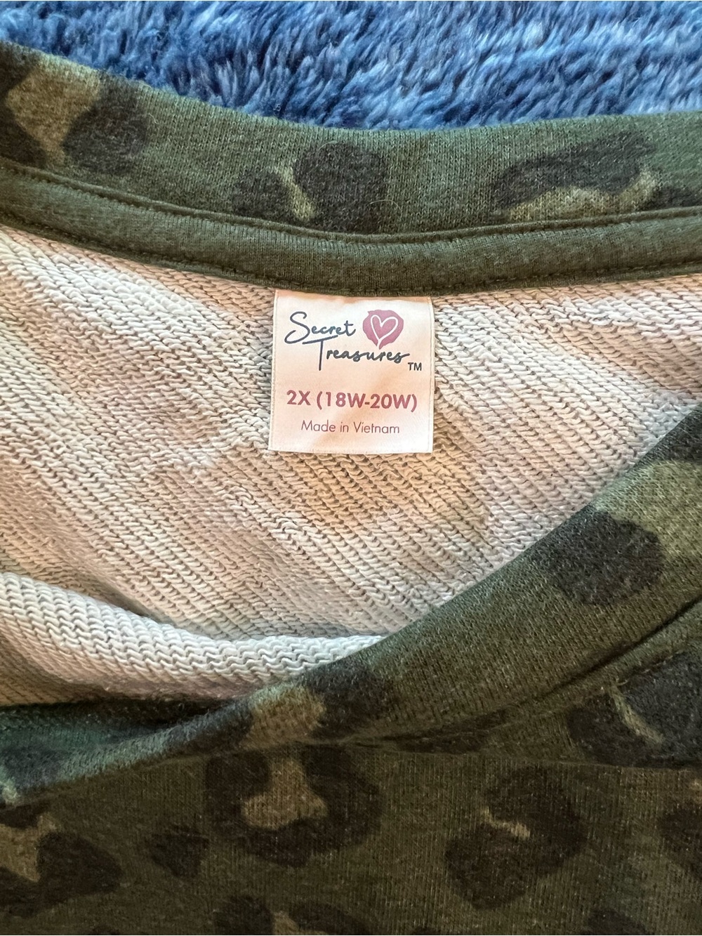 Olive Green Leopard Print Pullover Top and matching joggers Lounge outfit - Picture 2 of 4